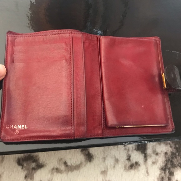 💰SOLD-Authentic Chanel caviar leather logo wallet - Picture 4 of 7